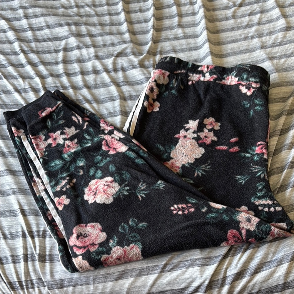 Derek Heart Black Floral Lounge Pants